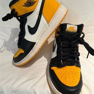 Nike Air Jordan 1 high Youth size 6y GS Yellow toe retro og black taxi rare bred